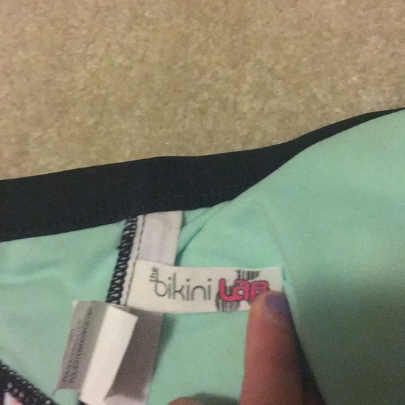 Flower bikini - Picture 4 of 8